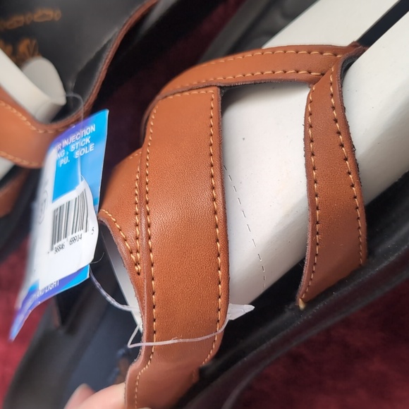 Women's aero soft sandals size 7 NWB - Picture 3 of 6